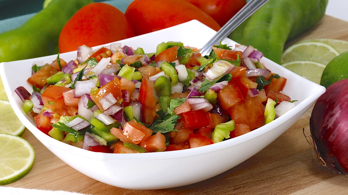 como hacer pico de gallo mexicano