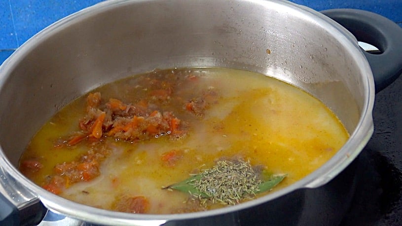 guiso de patatas con carne verduras