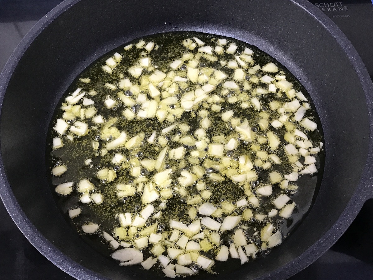 ajos fritos para cogollos de lechuga
