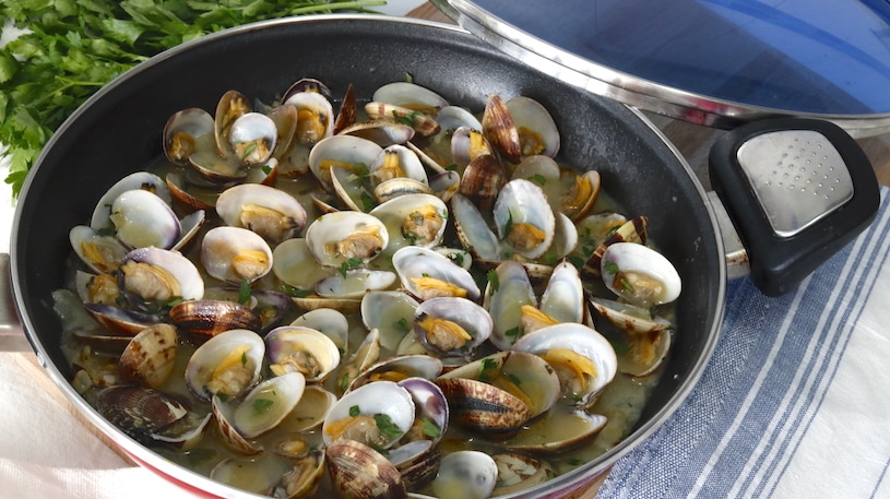 Almejas en Salsa Verde Almejas en Salsa Verde