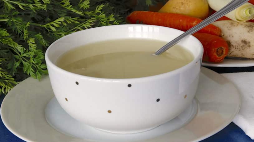 Como Hacer un Buen Caldo de Pollo Casero Como Hacer un Buen Caldo de Pollo Casero