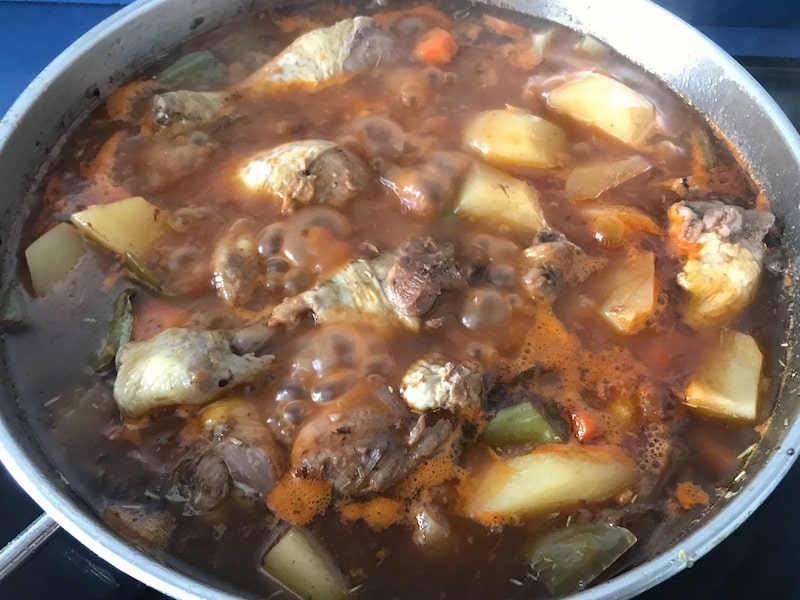como hacer estofado de pollo con patatas