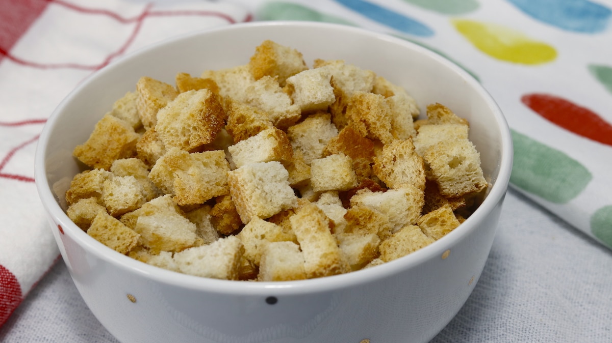 Cómo Hacer Picatostes o Croutons en el Horno Cómo Hacer Picatostes o Croutons en el Horno