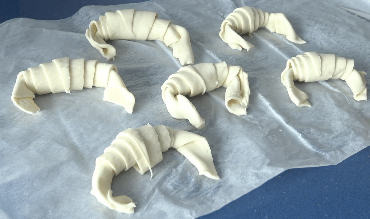 cruasanes en bandeja del horno