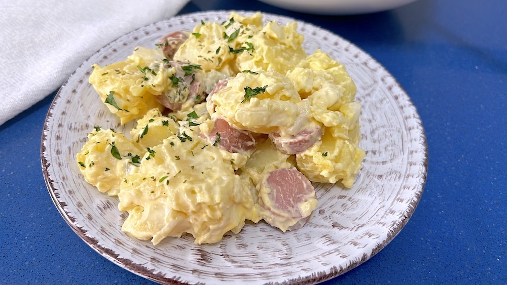Ensalada Alemana de Patatas y Salchichas Ensalada Alemana de Patatas y Salchichas