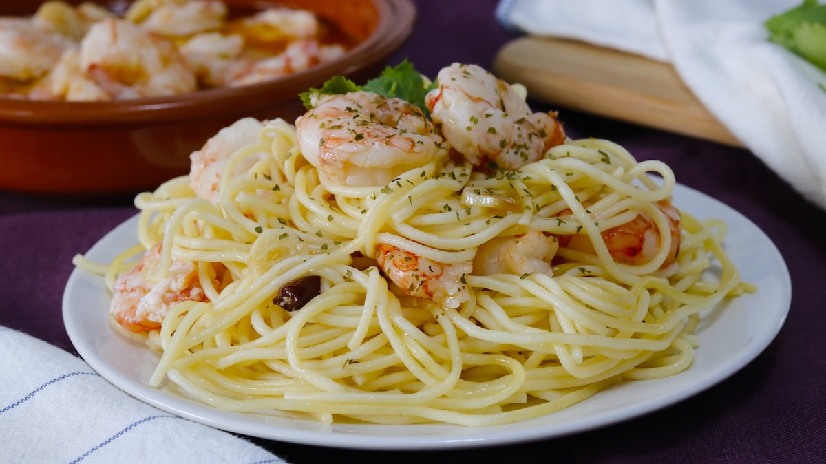 Espaguetis con Gambas al Ajillo