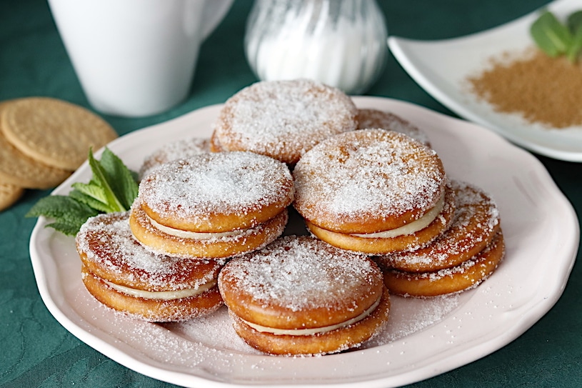 Galletas Fritas Rellenas de Flan Galletas Fritas Rellenas de Flan