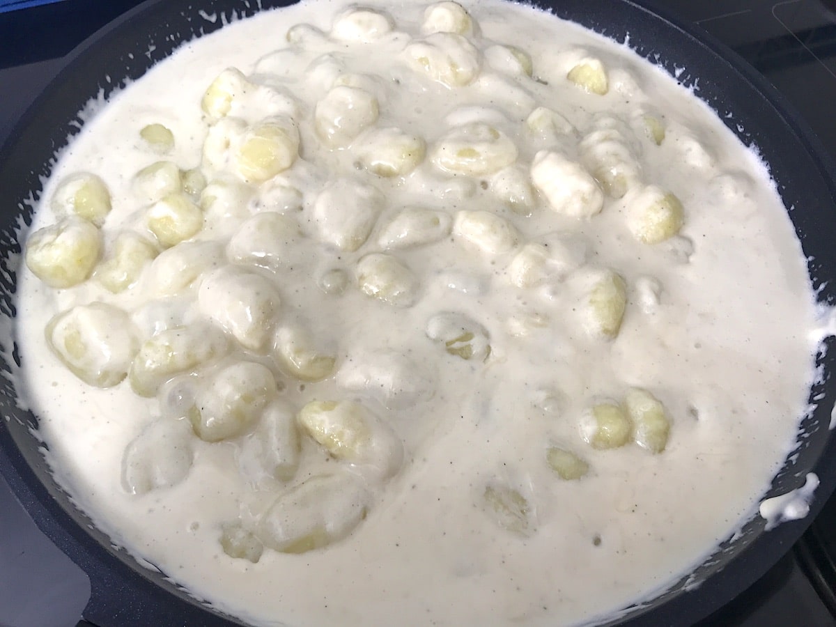 gnocchis con salsa de queso