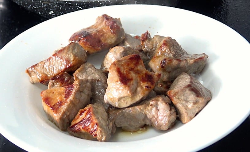guiso de patatas con carne carne