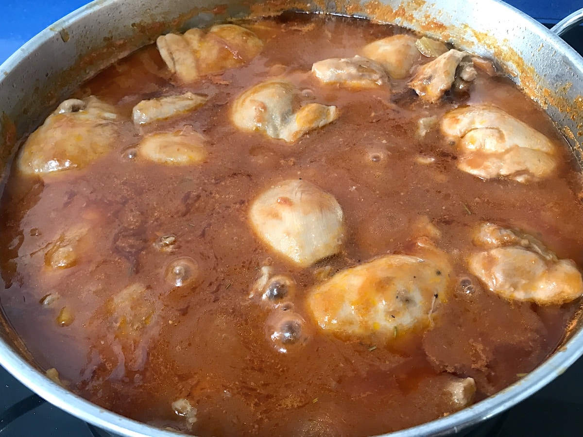 Guiso de pollo a la cazadora