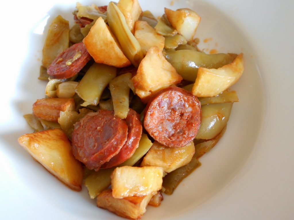 Judias verdes con patatas y chorizo