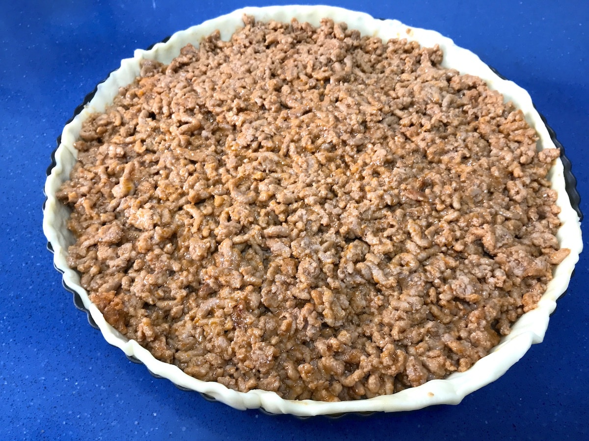 montaje del pastel salado para halloween