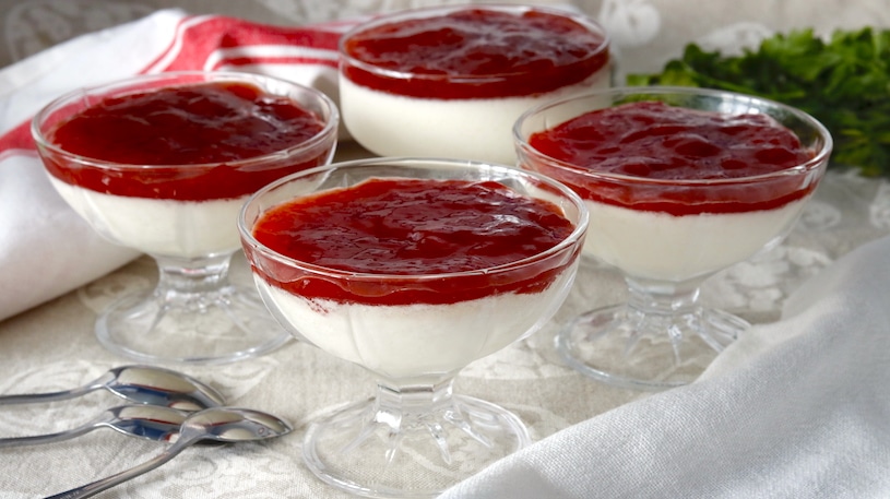 Mousse de Yogur y Mermelada Mousse de Yogur y Mermelada