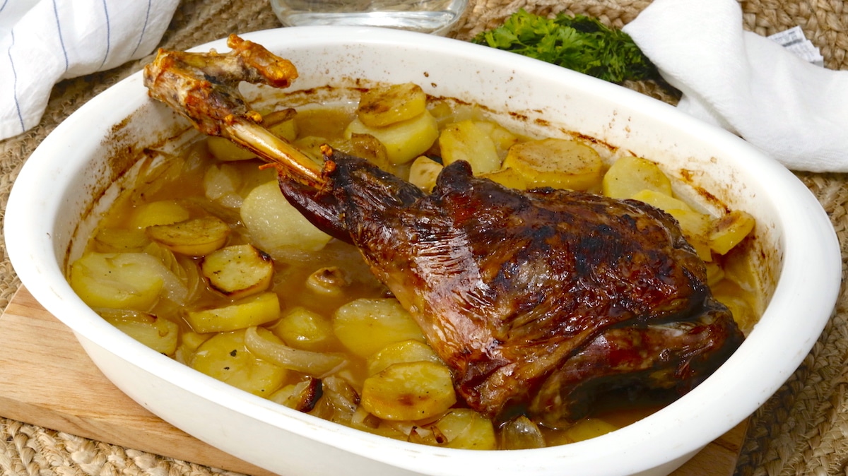 Pierna de Cordero al Horno con Patatas Pierna de Cordero al Horno con Patatas