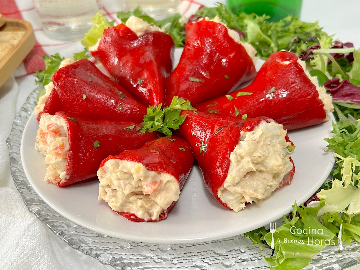 Pimientos del Piquillo Rellenos de Ensaladilla. Pimientos del Piquillo Rellenos de Ensaladilla.