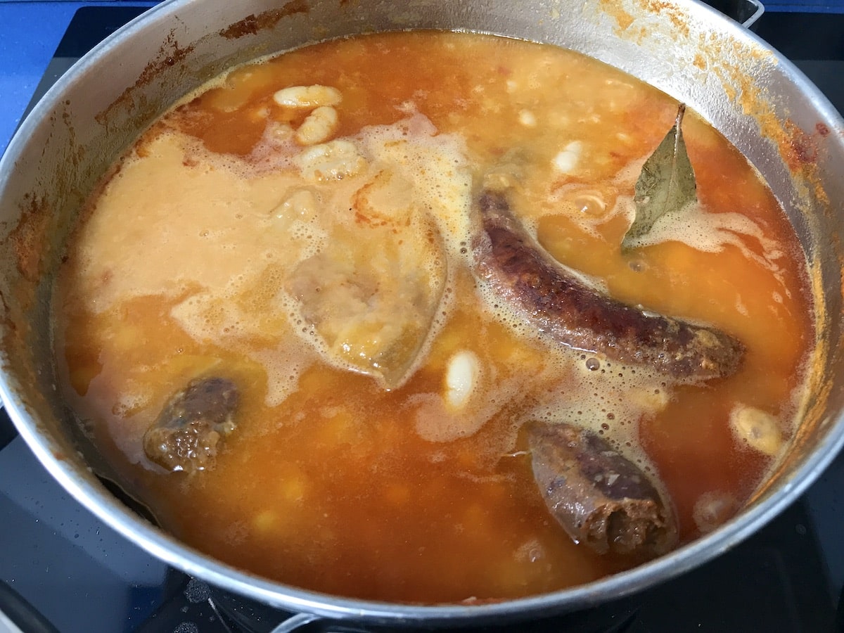 receta de alubias con chorizo