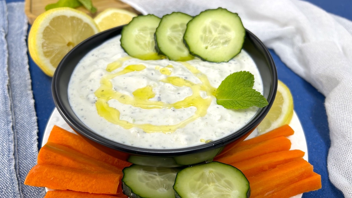 Salsa Tzatziki. Receta Griega Salsa Tzatziki. Receta Griega