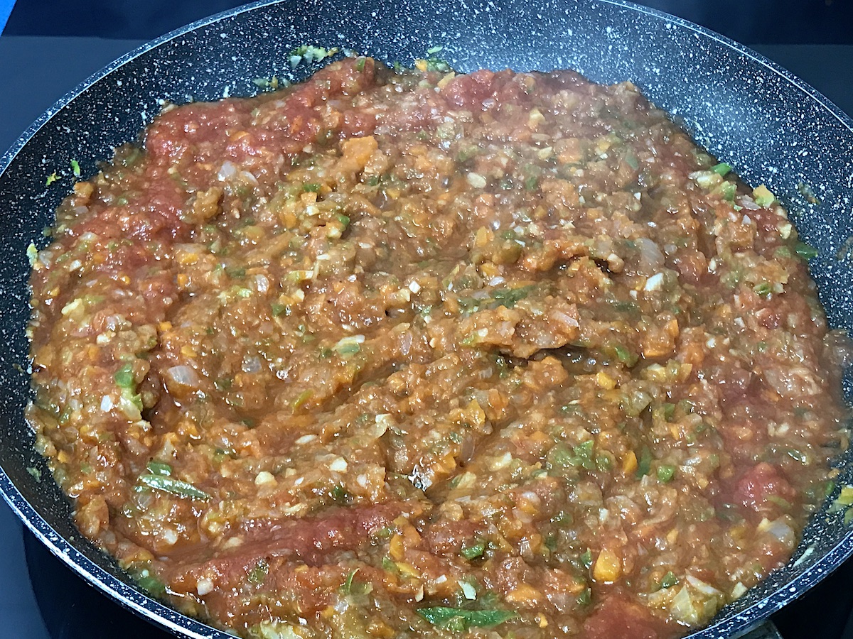 Sofrito de verduras para garbanzos con chorizo