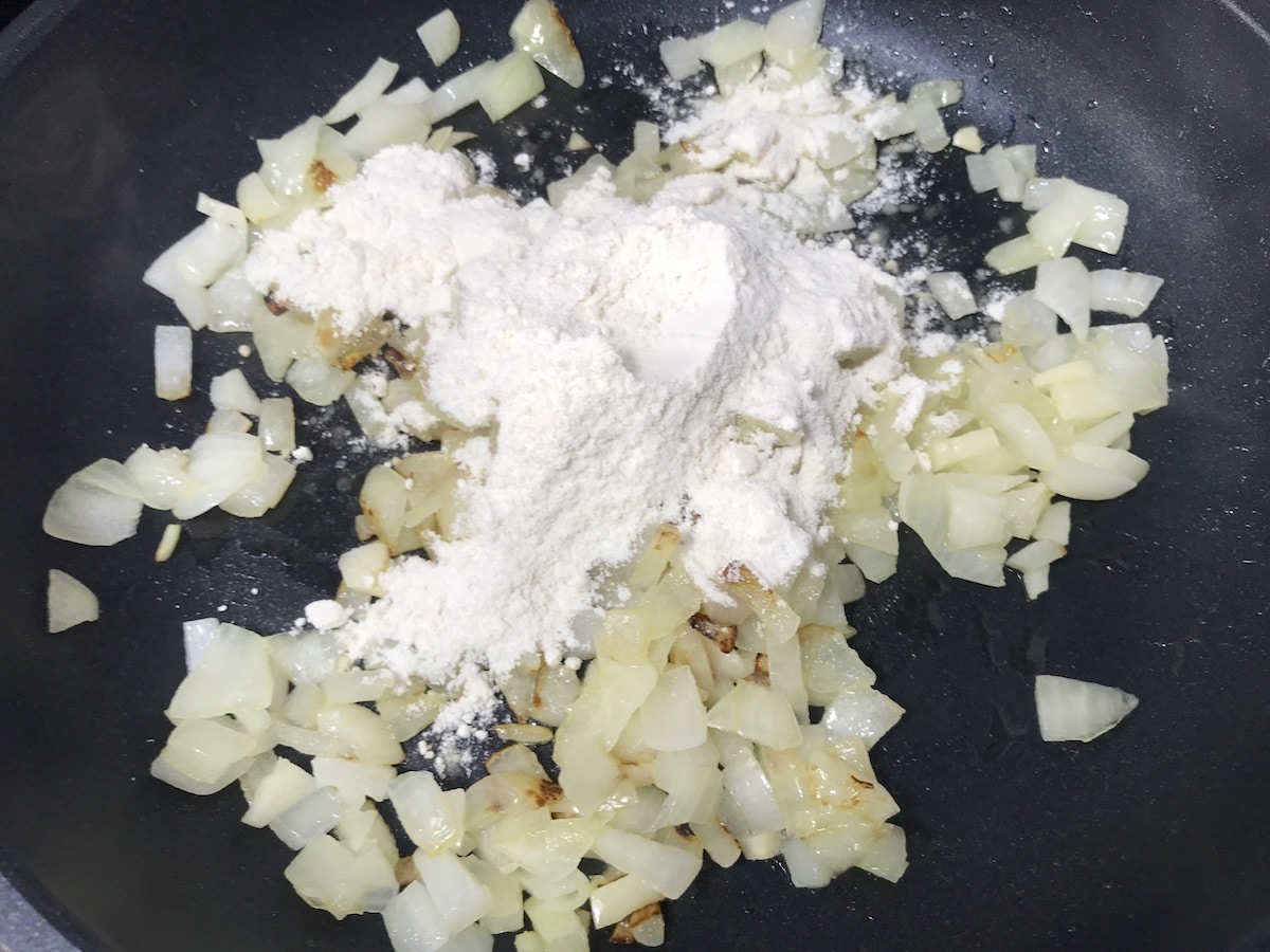 sofrito para guisantes con jamon