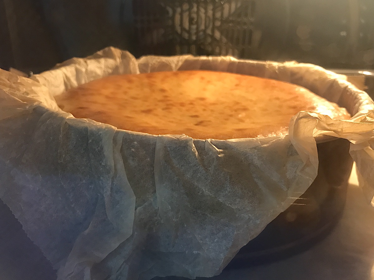 tarta de queso y turron en horno