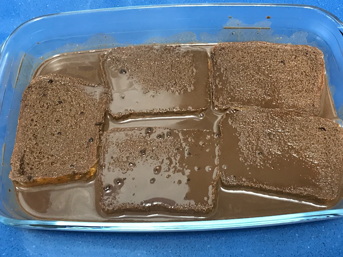 Torrijas de chocolate en cacao