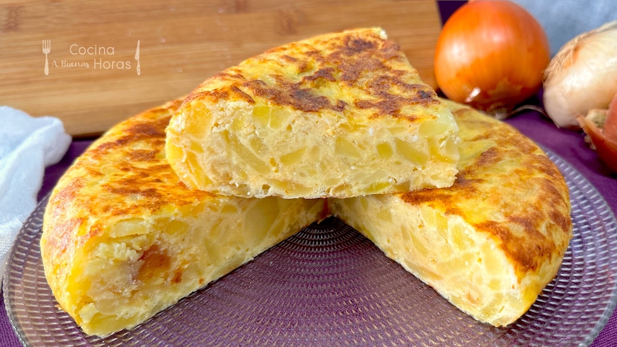 Tortilla de Patatas con Cebolla Tortilla de Patatas con Cebolla