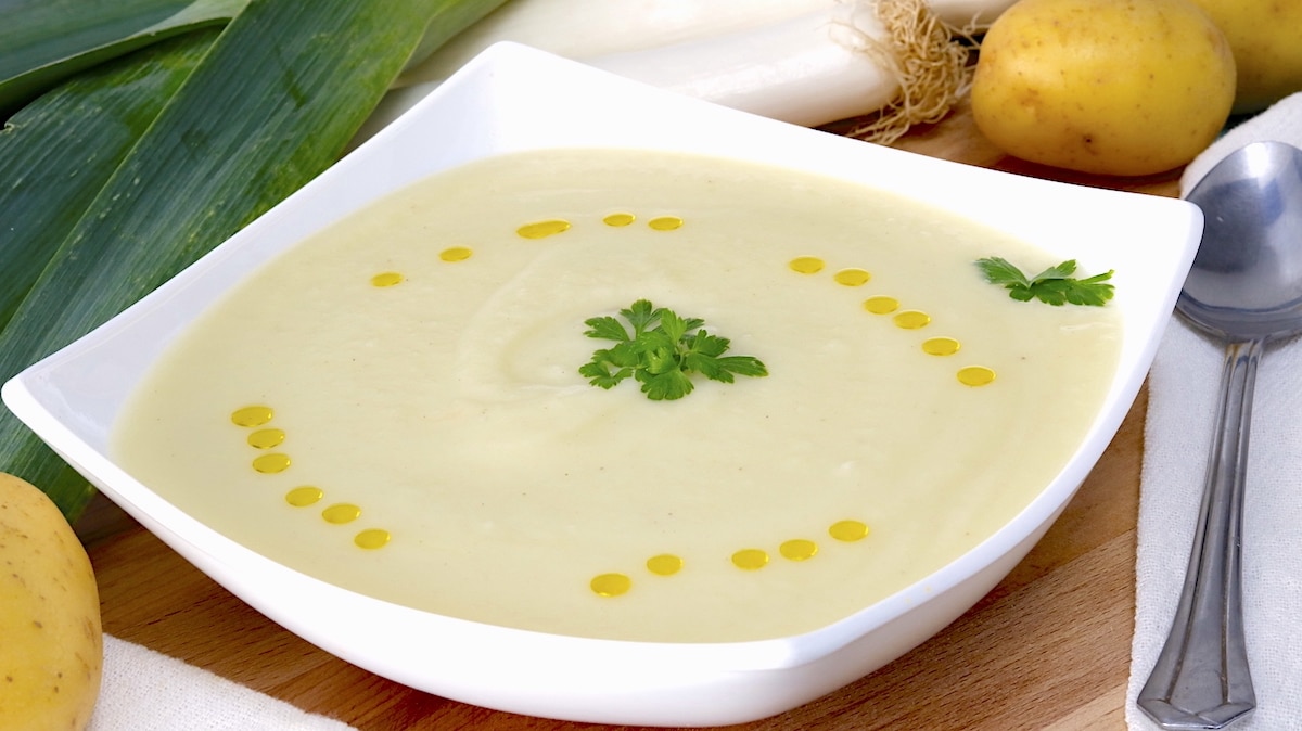 Vichyssoise. Receta Tradicional de la Crema de Puerros Vichyssoise. Receta Tradicional de la Crema de Puerros